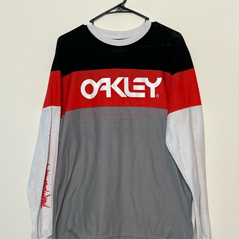 Oakley shirt